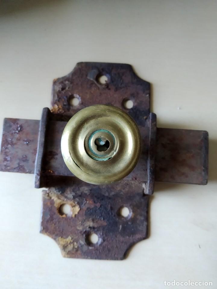 Antig&uuml;edades: Herraje.Pestillo antiguo. - Foto 1