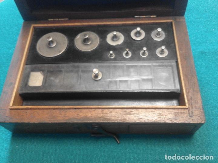 Antig&uuml;edades: ANTIGUA CAJA DE PESAS - Foto 1