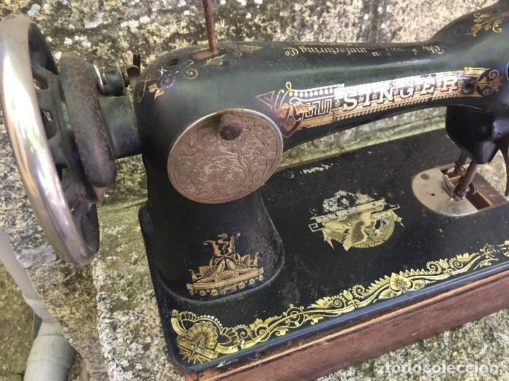 Antig&uuml;edades: Antig&uuml;a m&aacute;quina de coser - Foto 2