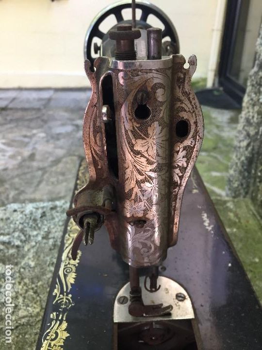 Antig&uuml;edades: Antig&uuml;a m&aacute;quina de coser - Foto 4