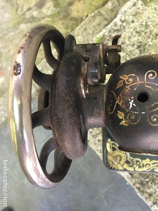 Antig&uuml;edades: Antig&uuml;a m&aacute;quina de coser - Foto 9