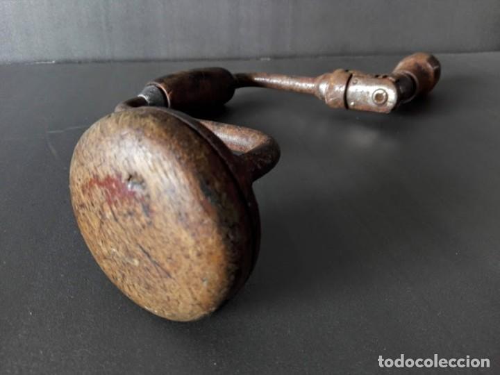 Antig&uuml;edades: Taladro de mano vintage Mango de madera Metal Estilo de madera utilizable - Foto 4