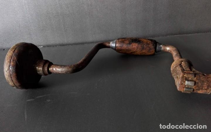 Antig&uuml;edades: Taladro de mano vintage Mango de madera Metal Estilo de madera utilizable - Foto 6