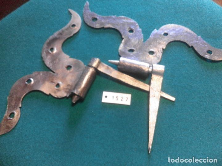 Antig&uuml;edades: PAREJA DE BISAGRAS BIGOTERAS CON PERNIOS - Foto 2