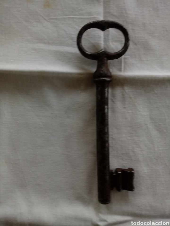 Antig&uuml;edades: Antigua llave de hierro forjado - Foto 1