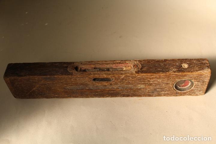 Antig&uuml;edades: antiguo nivel de madera - Foto 2