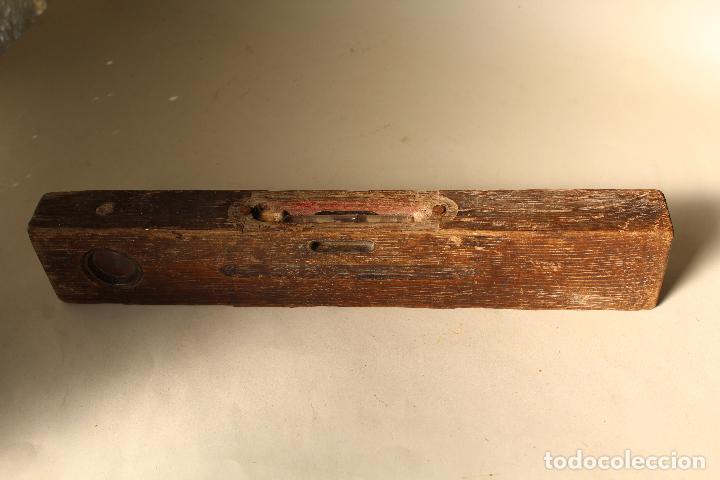 Antig&uuml;edades: antiguo nivel de madera - Foto 1