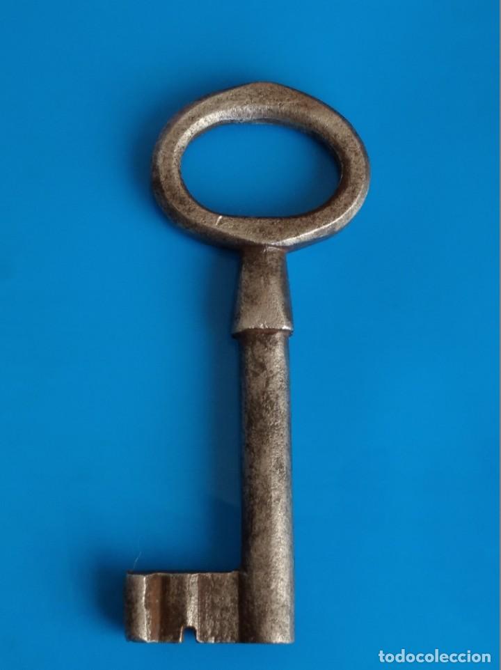 Antig&uuml;edades: Antigua Llave de Hierro forjado. - Foto 1