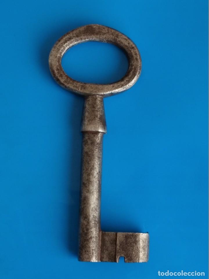 Antig&uuml;edades: Antigua Llave de Hierro forjado. - Foto 2