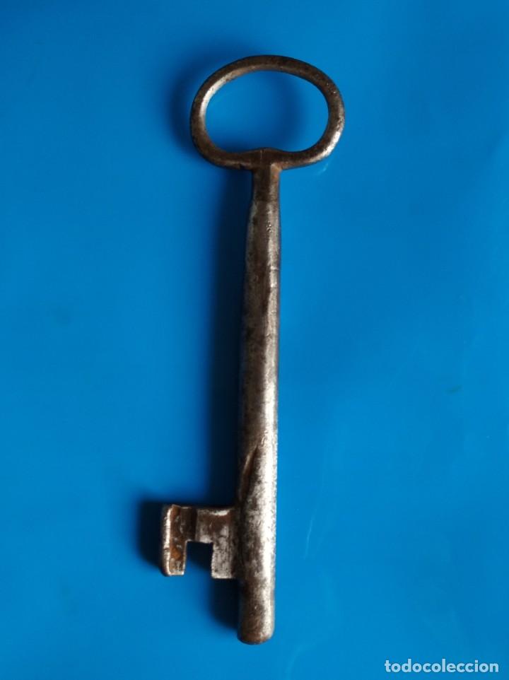 Antig&uuml;edades: Preciosa llave de 20 cms. de largo - Foto 1