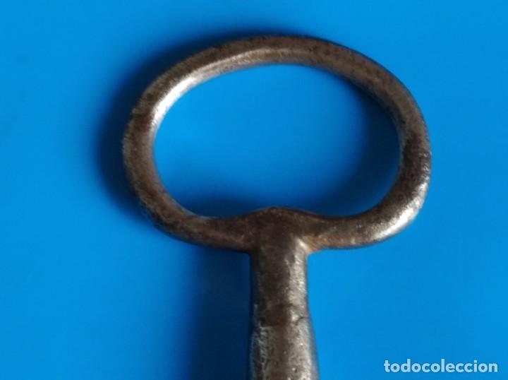 Antig&uuml;edades: Preciosa llave de 20 cms. de largo - Foto 2