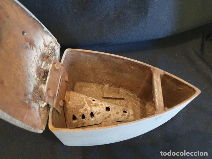 Antig&uuml;edades: Antigua plancha de carb&oacute;n , Francia - Foto 6