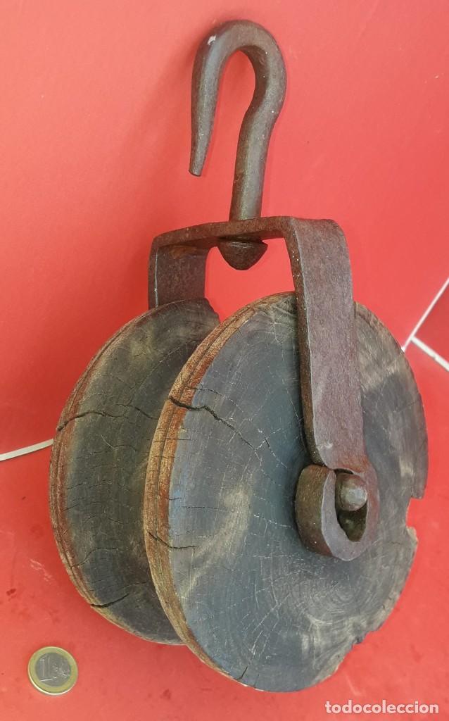 Antig&uuml;edades: GRAN CARRUCHA DE MADERA Y FORJA - Foto 1