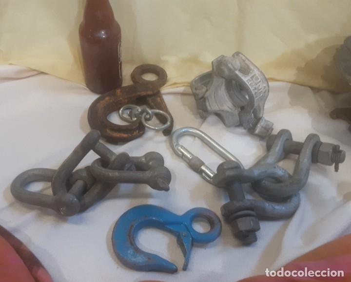 Antig&uuml;edades: Ganchos, anclajes para reutilizar. Varias piezas. - Foto 2