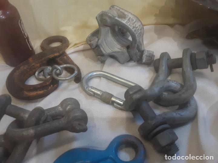 Antig&uuml;edades: Ganchos, anclajes para reutilizar. Varias piezas. - Foto 4