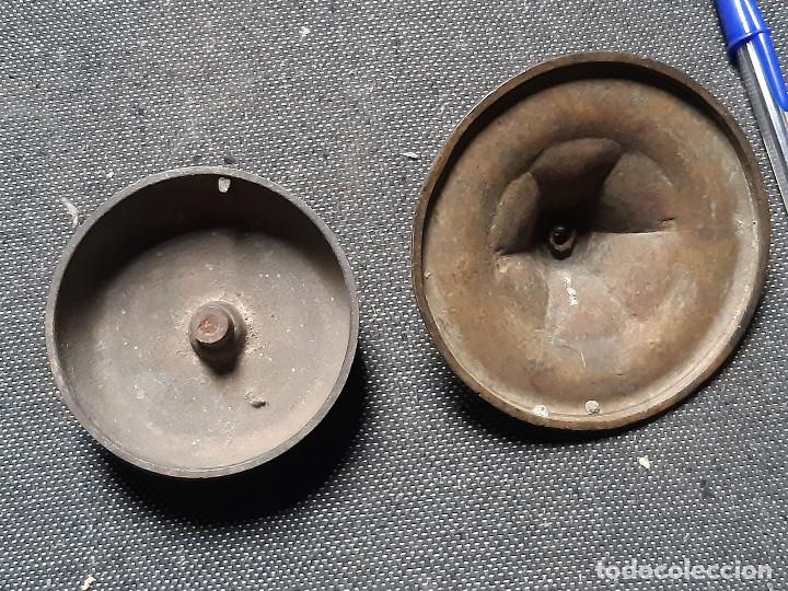 Antig&uuml;edades: Antiguo timmbre de sobremesa en bronce. Incompleto. - Foto 2