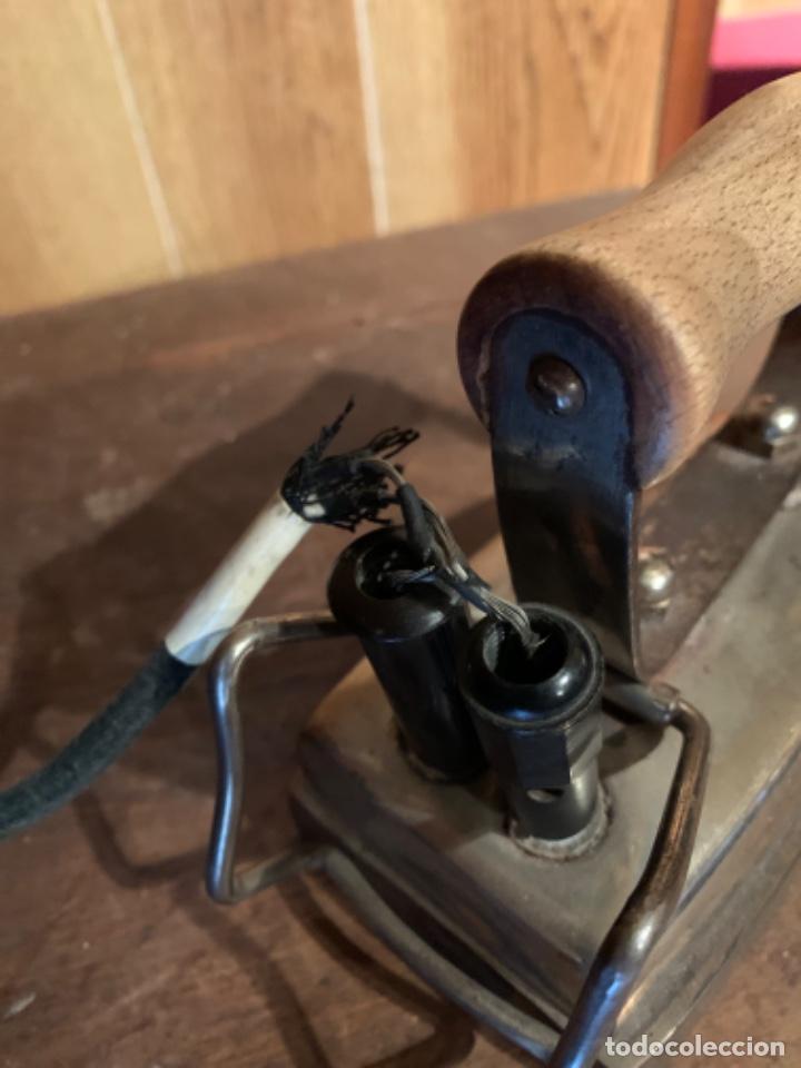 Antig&uuml;edades: PLANCHA EL&Eacute;CTRICA CON CABLE ANTIGUA - Foto 2