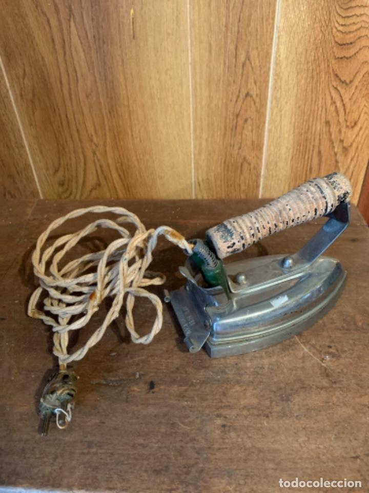 Antig&uuml;edades: PLANCHA EL&Eacute;CTRICA ANTIGUA - Foto 1