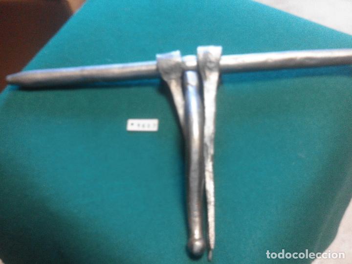 Antig&uuml;edades: ANTIGUO CERROJO DE FORJA - Foto 1