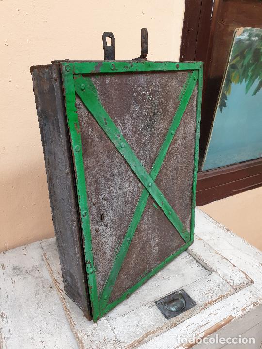 Antig&uuml;edades: ARMARIO DE HIERRO PARA TALLER - Foto 1