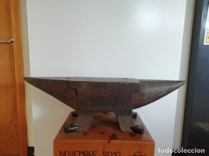 Antig&uuml;edades: Yunque de fundici&oacute;n de 1920 - Foto 1