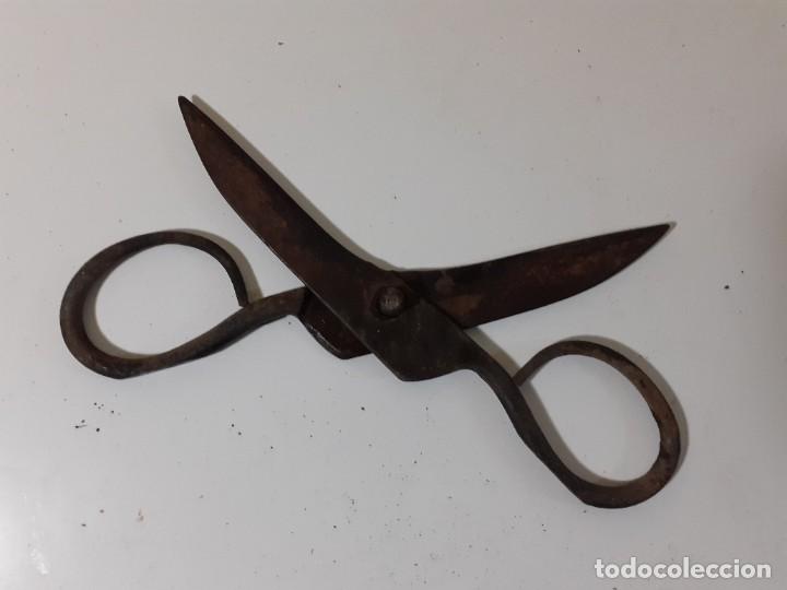 Antig&uuml;edades: Tijeras de peletero antiguas - Foto 3