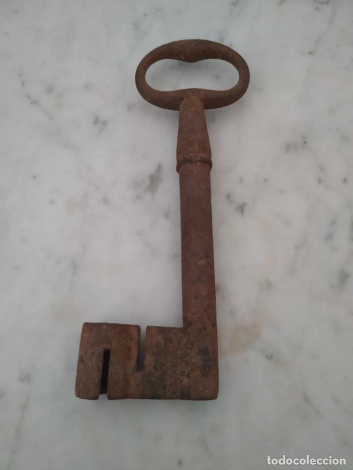 Antig&uuml;edades: Antigua llave - Foto 2