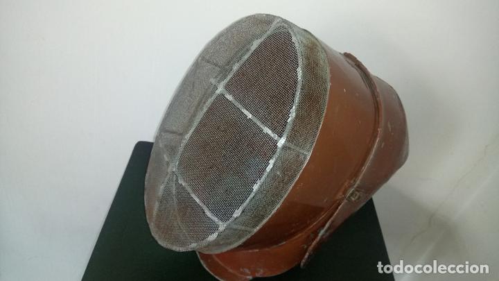 Antig&uuml;edades: CASCO de PROTECCI&Oacute;N. - Foto 3
