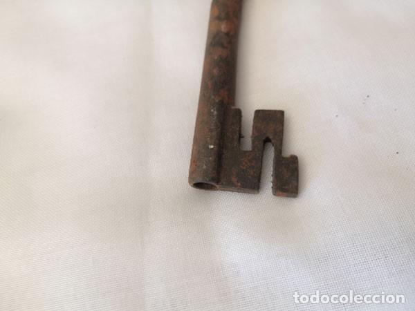 Antig&uuml;edades: ANTIGUA LLAVE MUY RARA Y HUECA - Foto 4