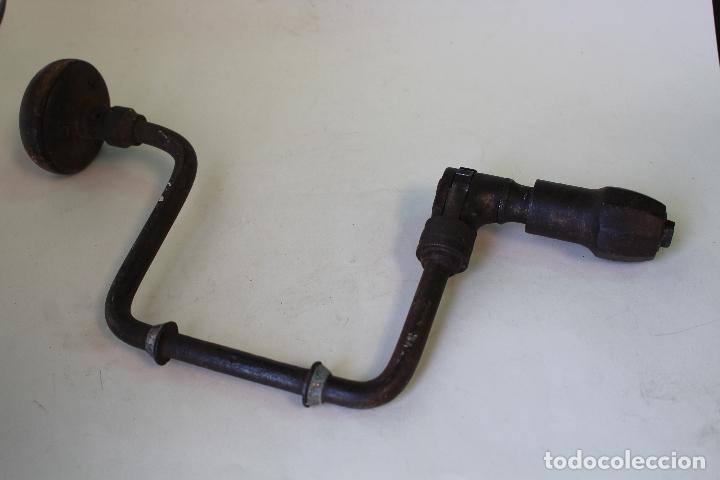 Antig&uuml;edades: taladro manual antiguo con marca - Foto 4