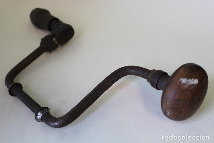 Antig&uuml;edades: taladro manual antiguo con marca - Foto 1