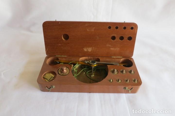 Antig&uuml;edades: caja de precision para el peso de moneda - Foto 1