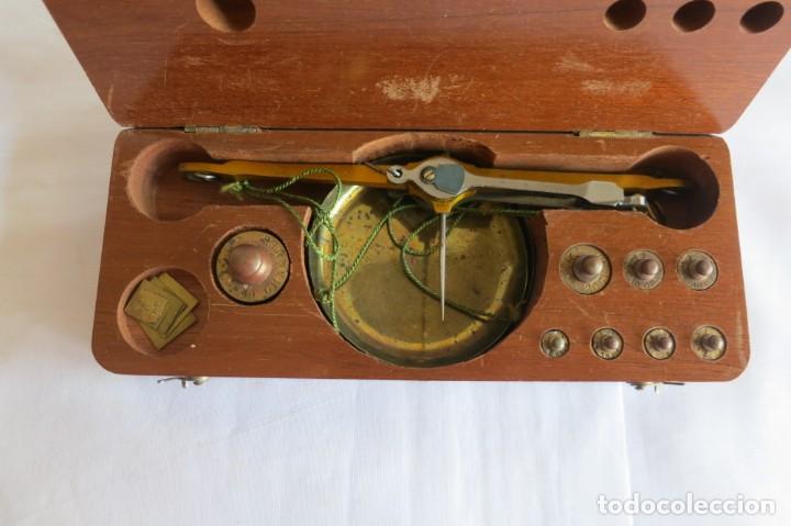 Antig&uuml;edades: caja de precision para el peso de moneda - Foto 2