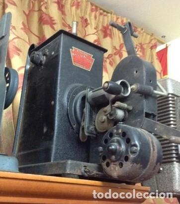 Antig&uuml;edades: PROYECTOR DE CINE KEYSTONE E 33 - Foto 1