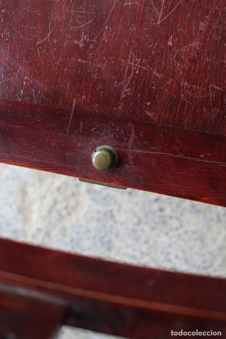Antig&uuml;edades: silla de barbero antigua - Foto 2