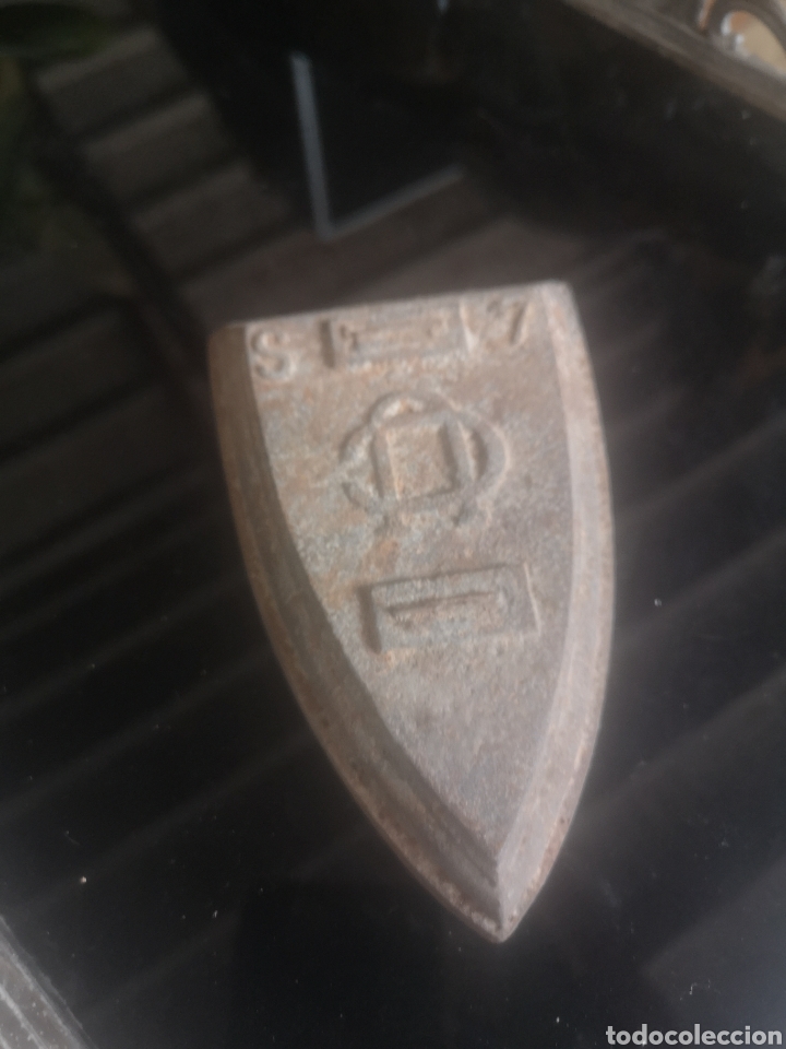 Antig&uuml;edades: Base de plancha de hierro sin asa - Foto 1