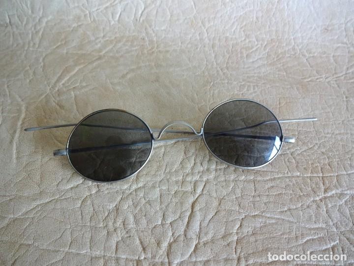 Antig&uuml;edades: antiguas gafas con patillas rectas - Foto 2