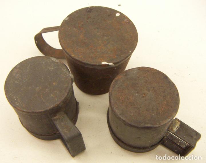 Antig&uuml;edades: 3 antiguos recipientes para medidas - Foto 5