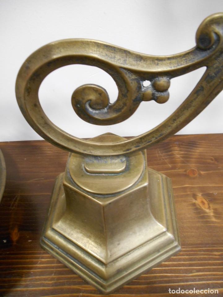 Antig&uuml;edades: PRECIOSA BASCULA TIPO ROMANA CON BASE DE APOYO EN BRONCE - Foto 5