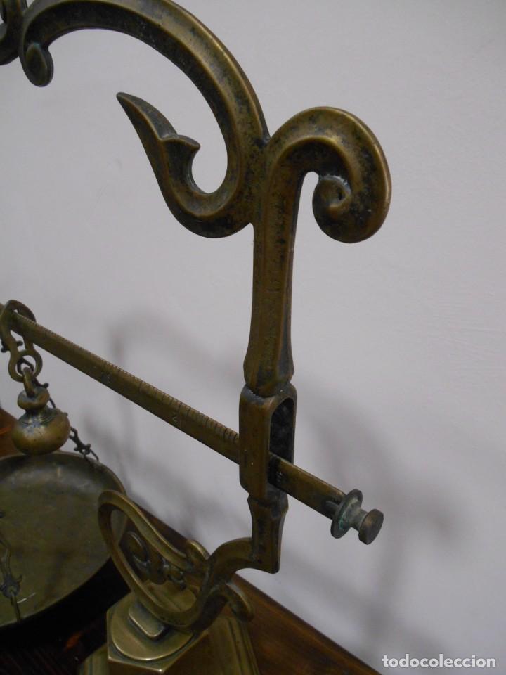 Antig&uuml;edades: PRECIOSA BASCULA TIPO ROMANA CON BASE DE APOYO EN BRONCE - Foto 6