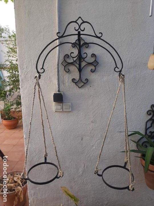 Antig&uuml;edades: Macetero de hierro forjado - Foto 2