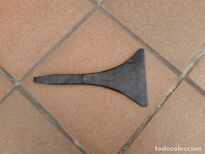 Antig&uuml;edades: Yunque cola de pez - Foto 1