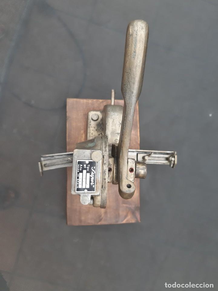 Antig&uuml;edades: REMACHADORA MANUAL SUPER 10 - Foto 4