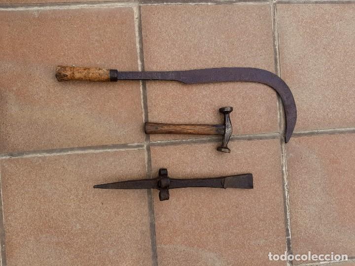 Antig&uuml;edades: LOTE GUADA&Ntilde;A, YUNQUE Y MARTILLO - Foto 1