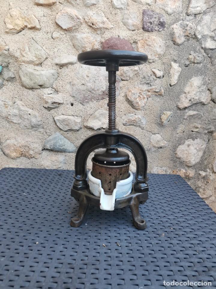 Antig&uuml;edades: ANTIGUA PEQUE&Ntilde;A PRENSA CRISOL - Foto 1