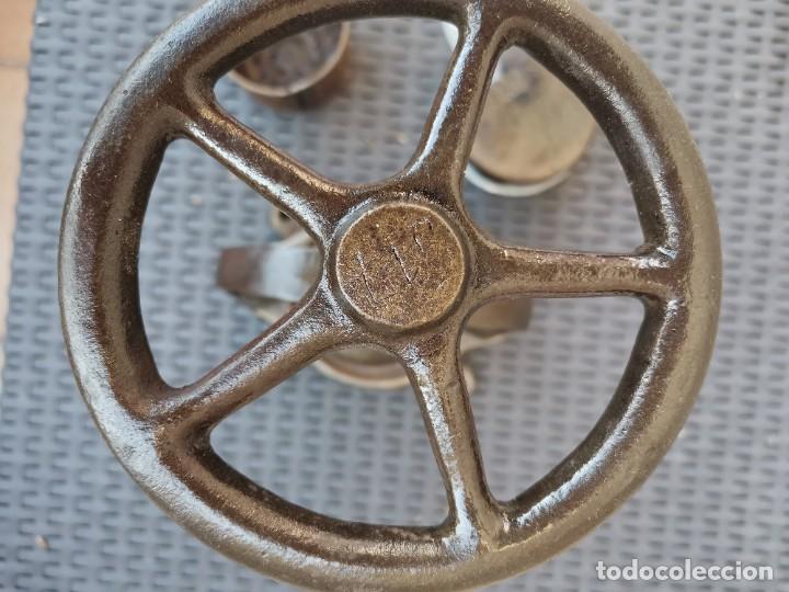 Antig&uuml;edades: ANTIGUA PEQUE&Ntilde;A PRENSA CRISOL - Foto 4