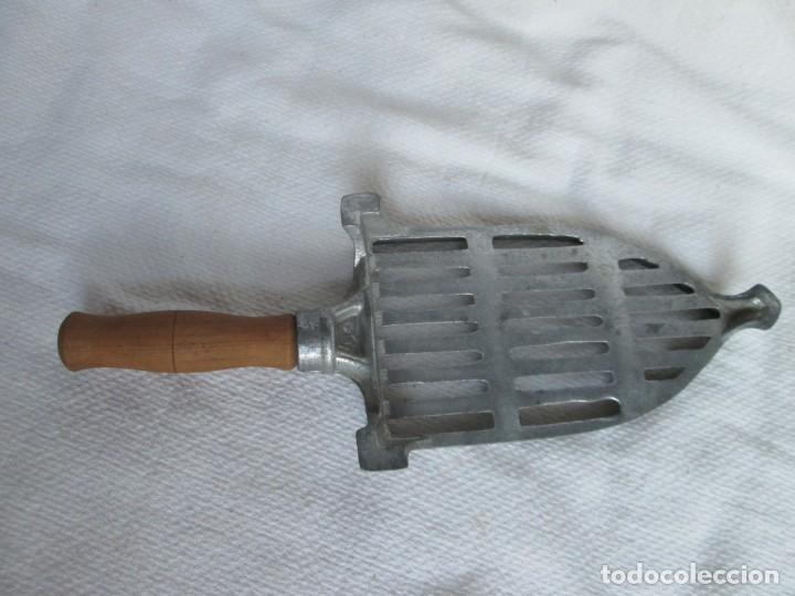 Antig&uuml;edades: Planchero aluminio - Foto 3