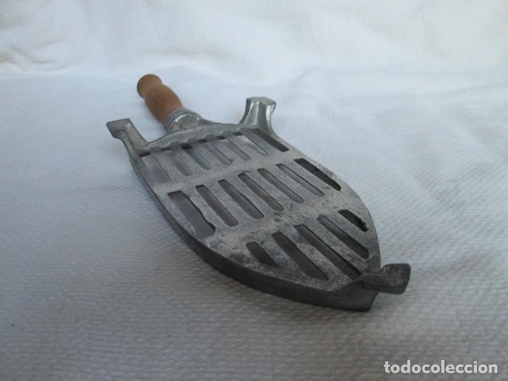 Antig&uuml;edades: Planchero aluminio - Foto 4