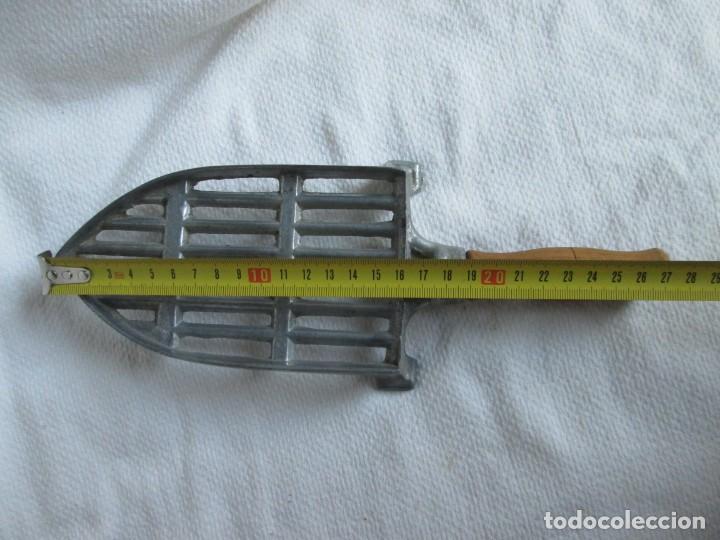 Antig&uuml;edades: Planchero aluminio - Foto 5