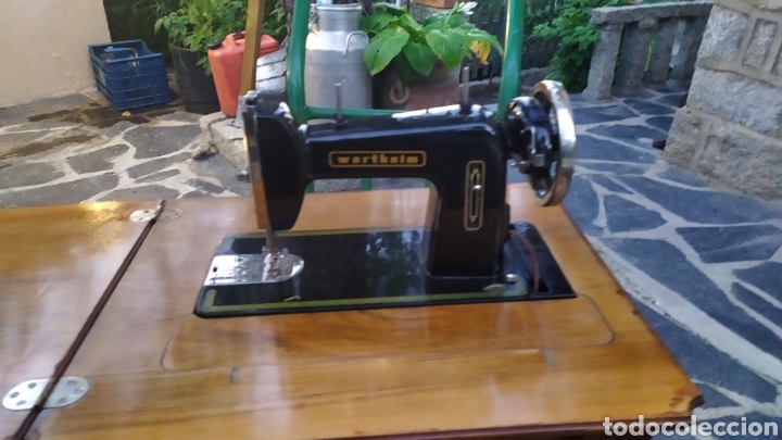 Antig&uuml;edades: Maquina de coser con mueble250 - Foto 1
